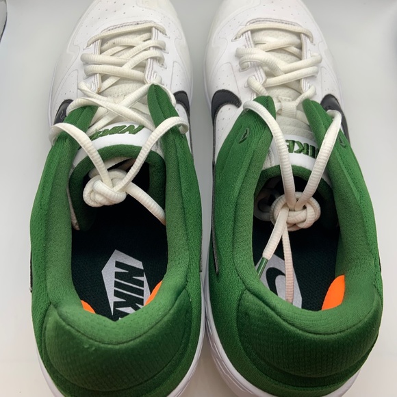 Athletic_Shoes